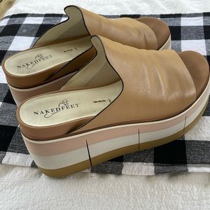 Naked Feet Women’s Flow Wedge Shoe Size 7.5